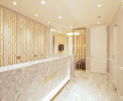 大阪梅田でバストアップ・育乳を⽬指すならバストアップ専⾨ メディカルサロンM.M.M